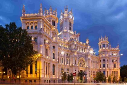 Passagens aéreas para Madrid em abril 2026 com preços promocionais da LATAM a partir de R$ 4.259 ida e volta