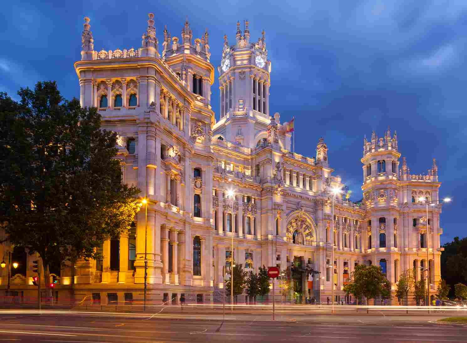 Passagens aéreas para Madrid em abril 2026 com preços promocionais da LATAM a partir de R$ 4.259 ida e volta