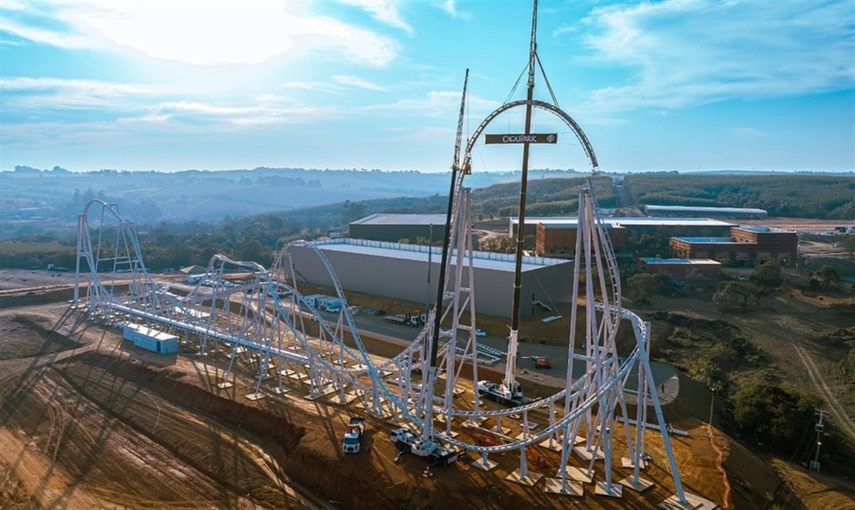 Cacau Park conclui etapa-chave da montanha-russa Ghostrider em Itu - Imagem do artigo original