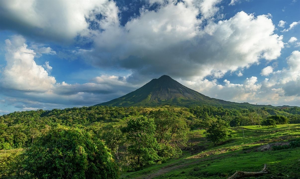 Costa Rica recebe 25,6% mais turistas brasileiros no primeiro semestre de 2025 - Imagem do artigo original