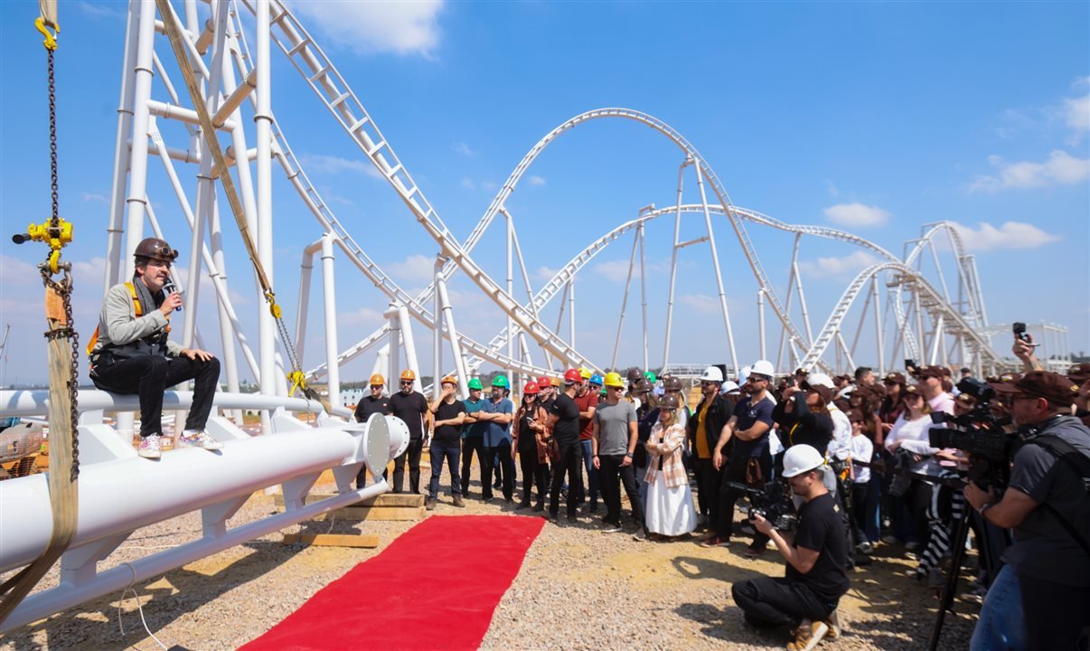 Cacau Park conclui estrutura de trilhos da Ghost Rider, futura maior montanha-russa da América Latina - Imagem do artigo original