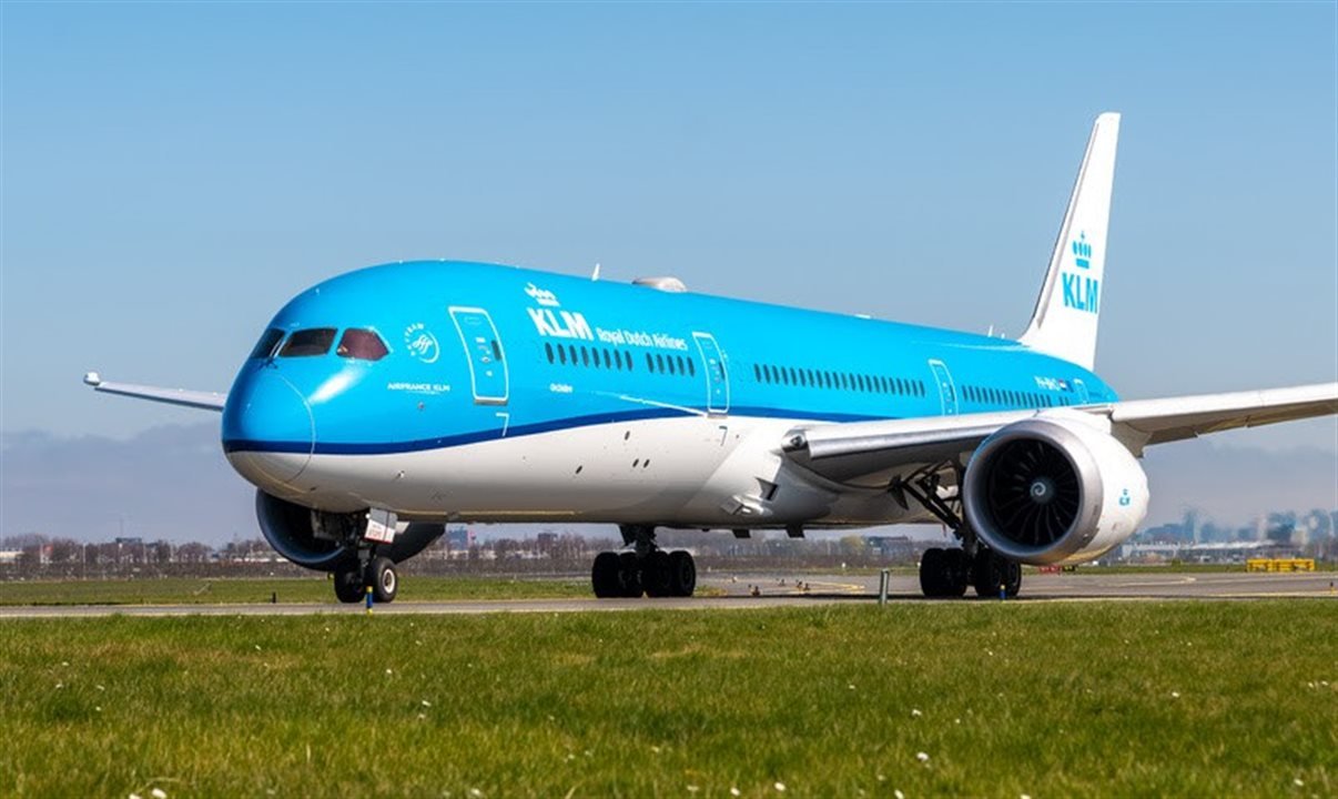 Greve de funcionários de solo leva KLM a cancelar 100 voos e afeta 27 mil passageiros - Imagem do artigo original