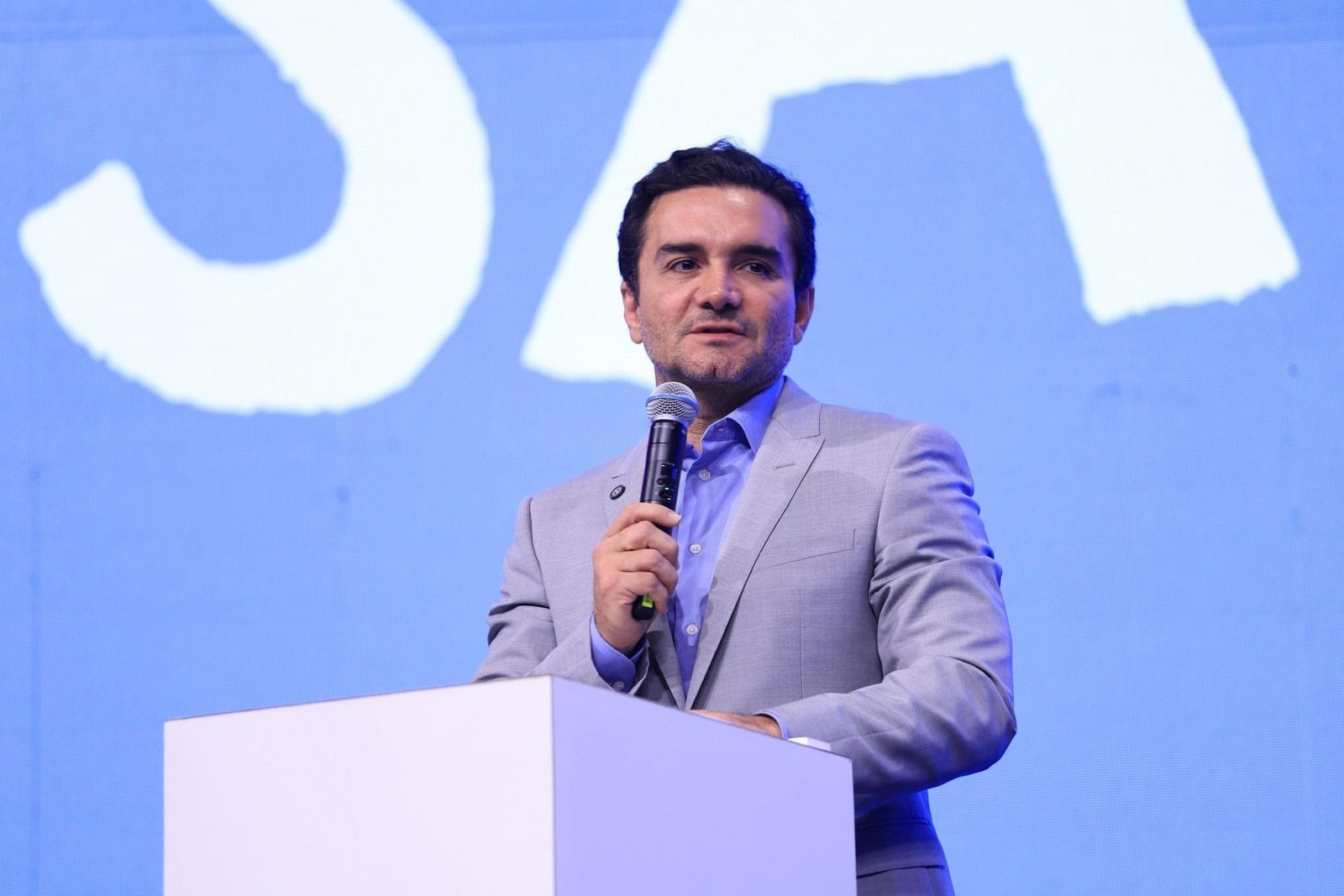 Celso Sabino confirma desligamento do Turismo, mas permanece no cargo até a COP30 - Imagem do artigo